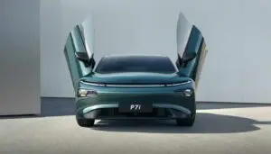 샤오펑 P7i (주행거리 최대 702km)